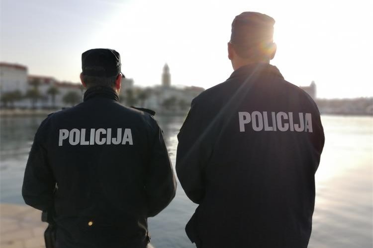 Slika /PU splitsko-dalmatinska 2022/Vijesti (svakodnevno)/Split policija.jpg
